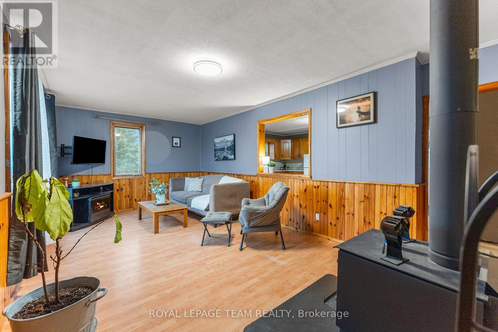 21 Philip Street, Madawaska Valley, Ontario  K0J 1B0 - Photo 15 - X12614536