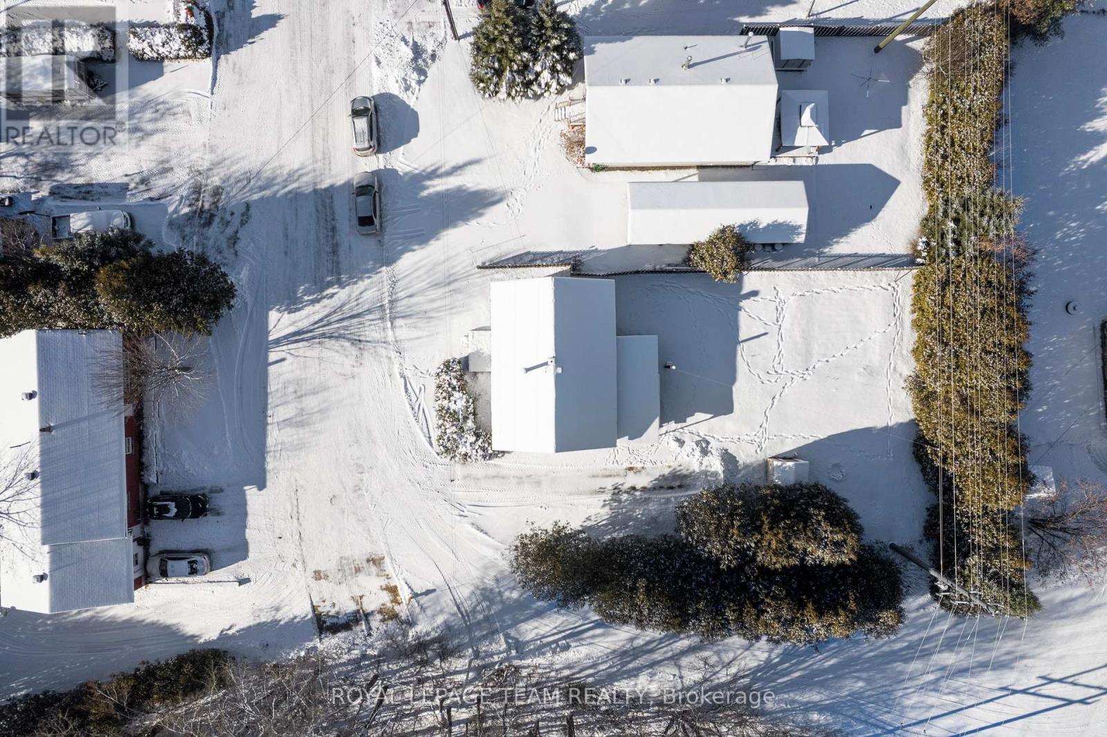 21 Philip Street, Madawaska Valley, Ontario  K0J 1B0 - Photo 2 - X12614536