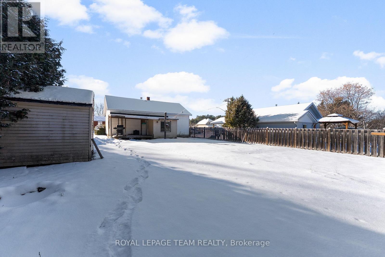 21 Philip Street, Madawaska Valley, Ontario  K0J 1B0 - Photo 21 - X12614536