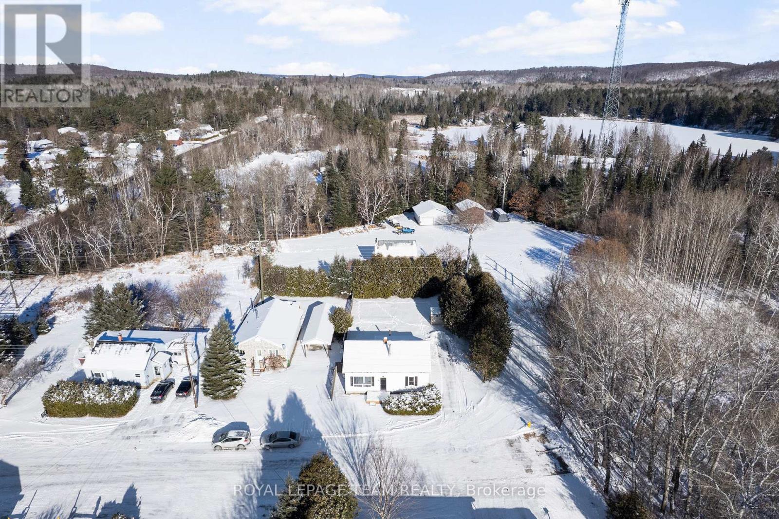 21 Philip Street, Madawaska Valley, Ontario  K0J 1B0 - Photo 3 - X12614536