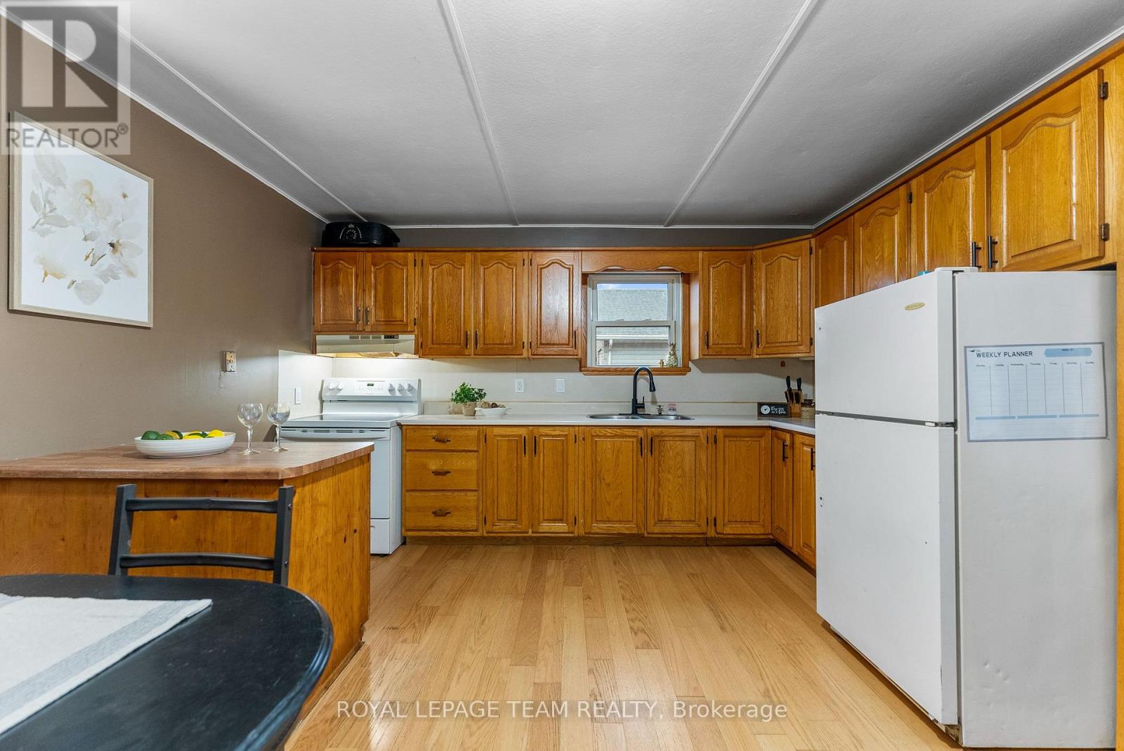 21 Philip Street, Madawaska Valley, Ontario  K0J 1B0 - Photo 7 - X12614536