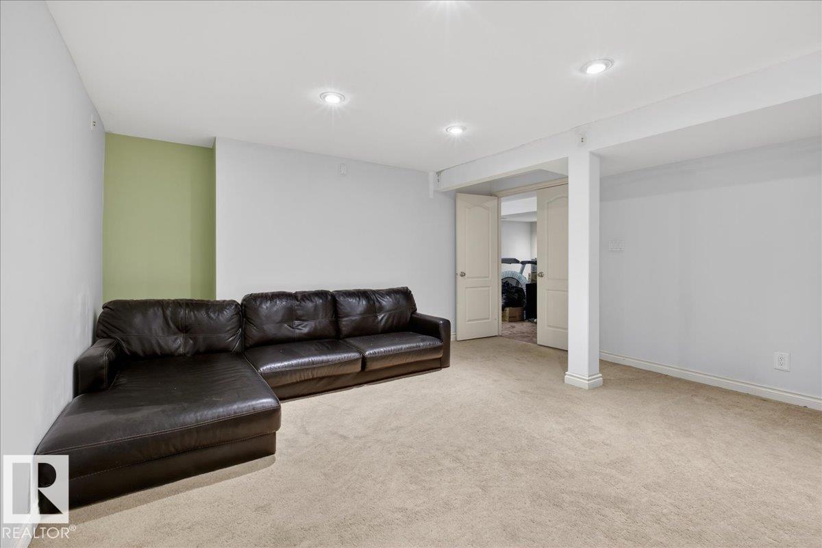 1921 Garnett Wy Nw, Edmonton, Alberta  T5T 6T6 - Photo 43 - E4467812