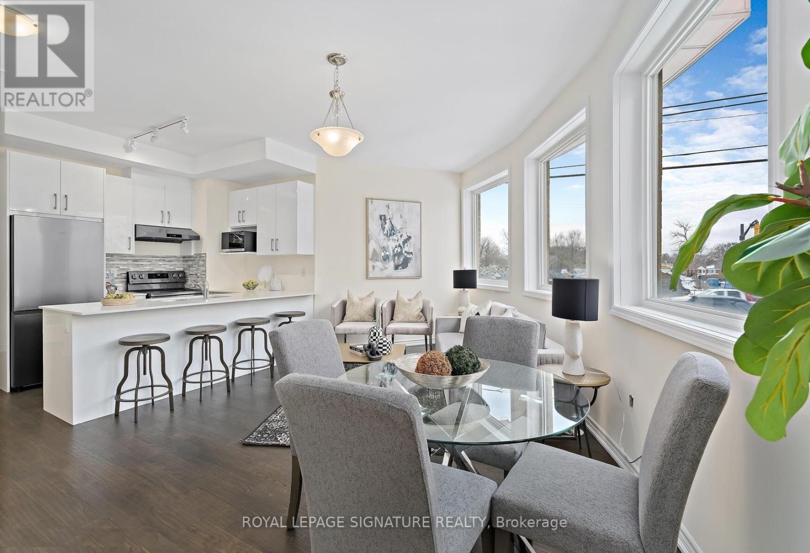 2 CURLEW DRIVE, Toronto, Ontario