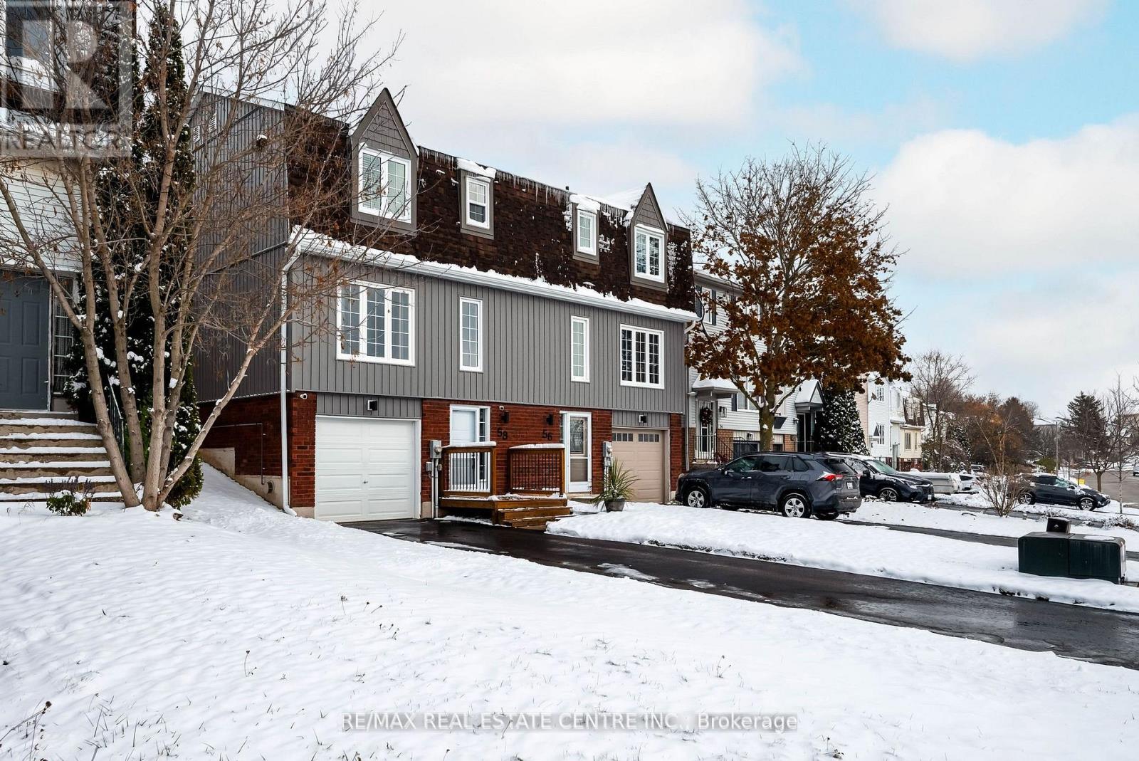 58 Lakeview Court, Orangeville, Ontario L9W 4P2 - Photo 2 - W12600292