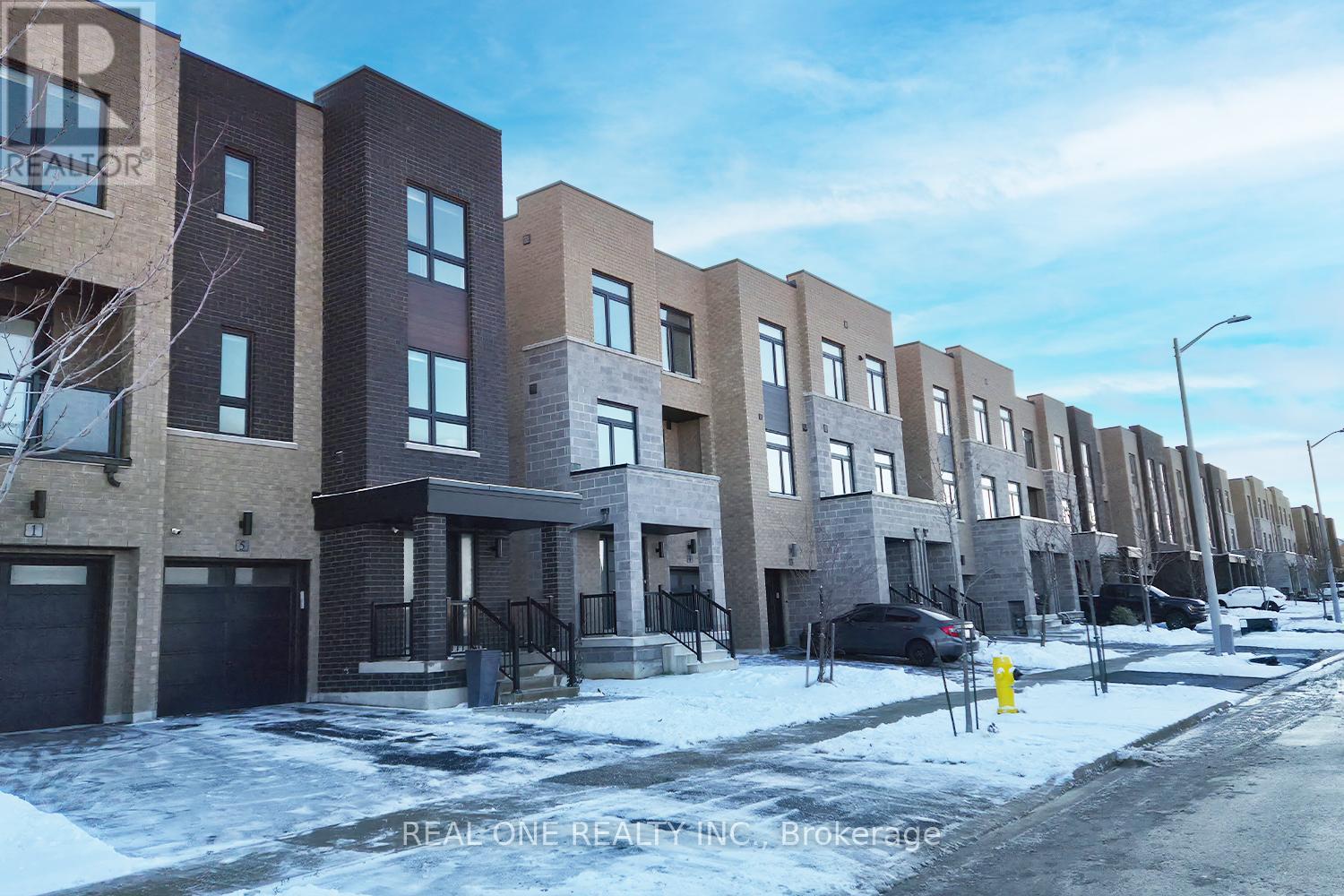 5 Gridiron Gate, Vaughan, Ontario  L4H 4W8 - Photo 3 - N12614544