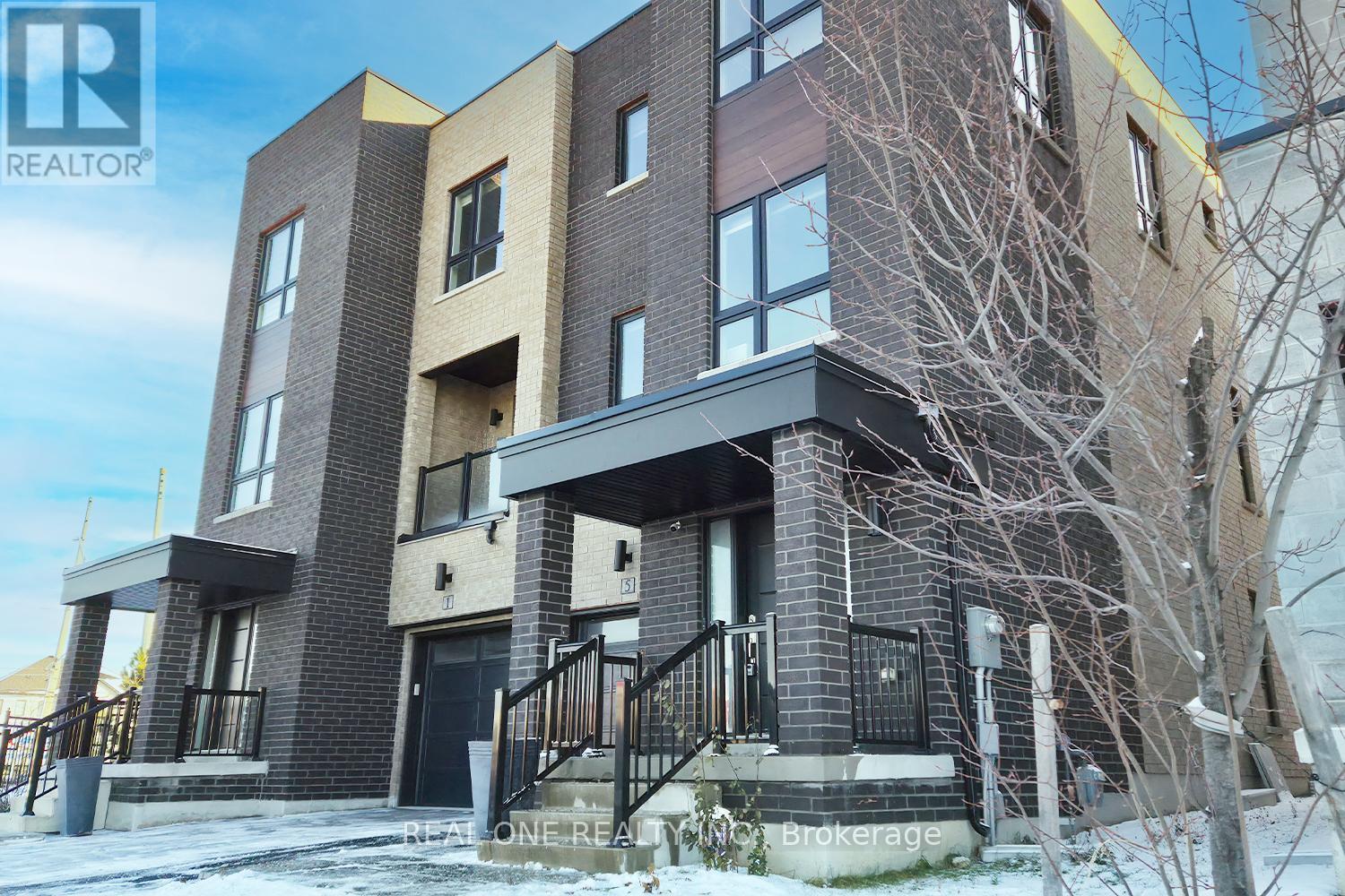 5 Gridiron Gate, Vaughan, Ontario  L4H 4W8 - Photo 4 - N12614544