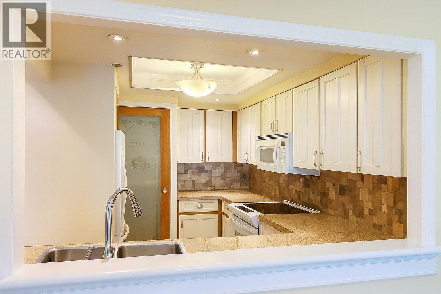 103 460 Westview Street, Coquitlam, British Columbia  V3K 6C9 - Photo 3 - R3073027