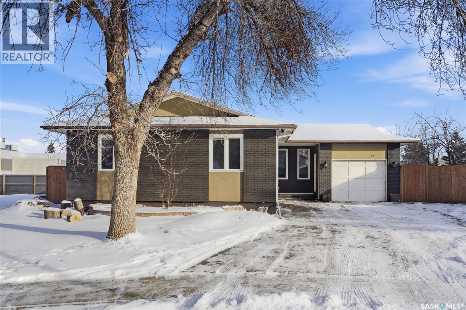 19 Barr PLACE, Saskatoon, Saskatchewan