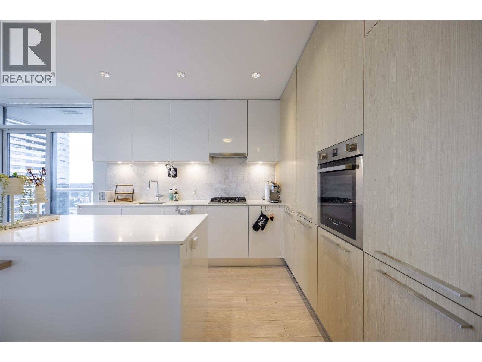 3904 4510 Halifax Way, Burnaby, British Columbia  V5C 0K4 - Photo 1 - R3073159