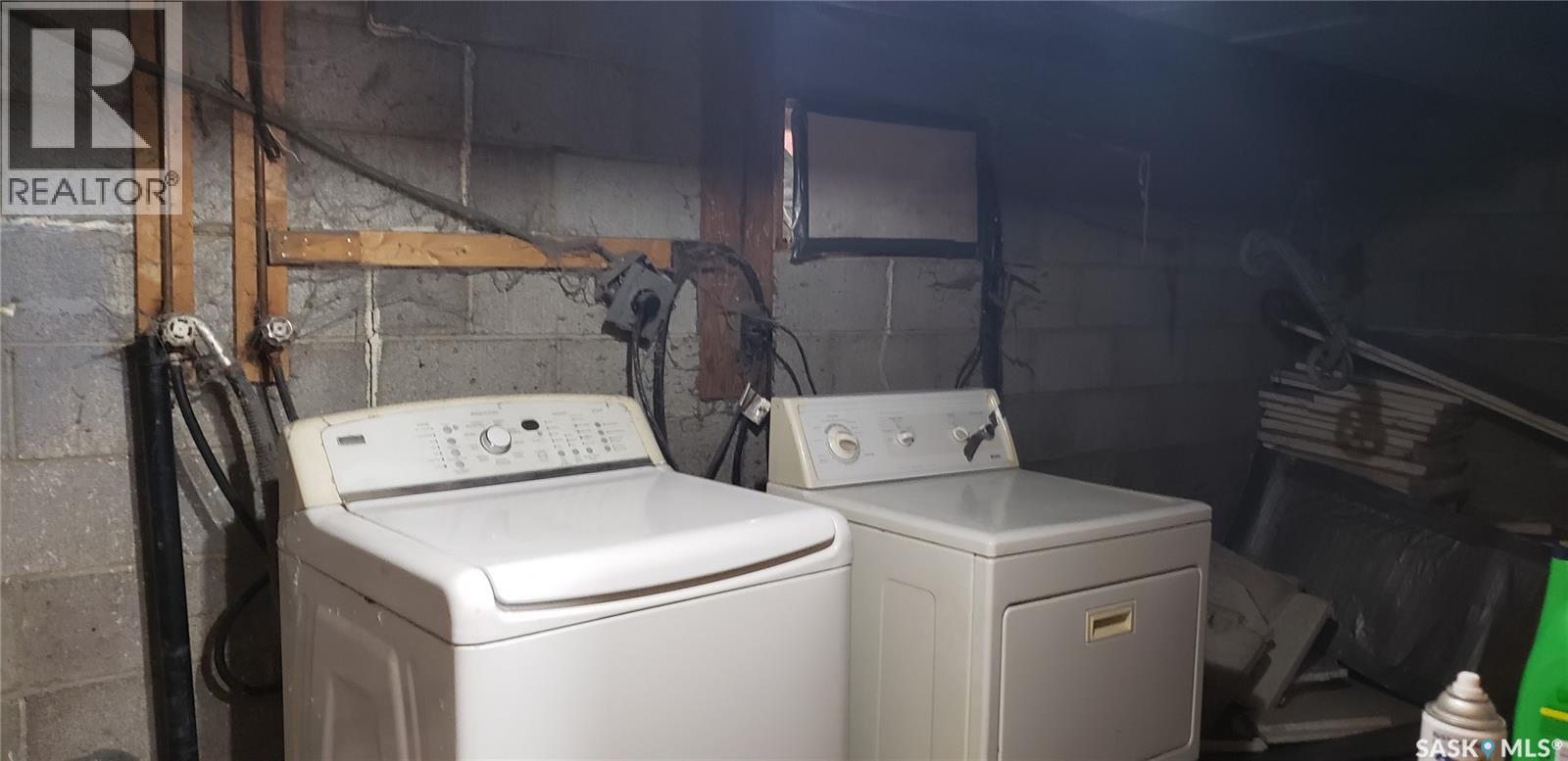 211 2nd Street E, Lafleche, Saskatchewan  S0H 2K0 - Photo 7 - SK025431