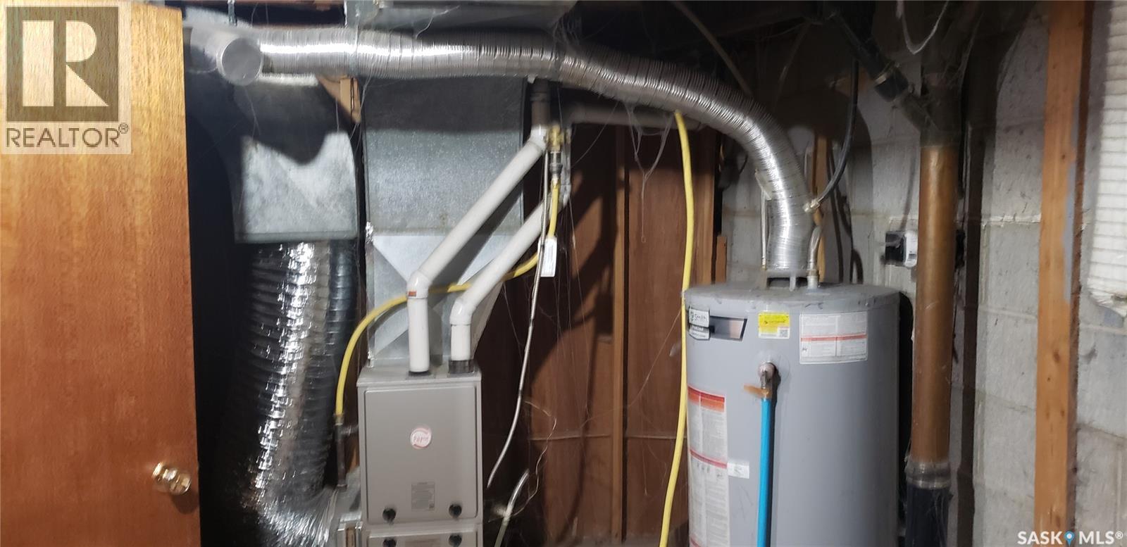 211 2nd Street E, Lafleche, Saskatchewan  S0H 2K0 - Photo 8 - SK025431