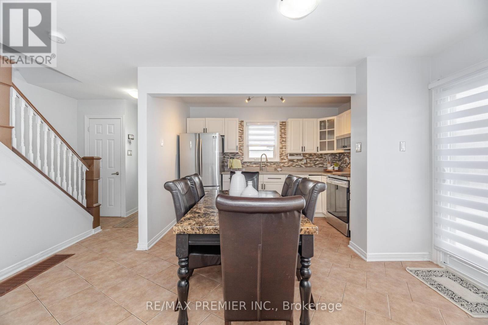 6 Holloway Court, Brampton, Ontario  L6S 1R3 - Photo 11 - W12614498