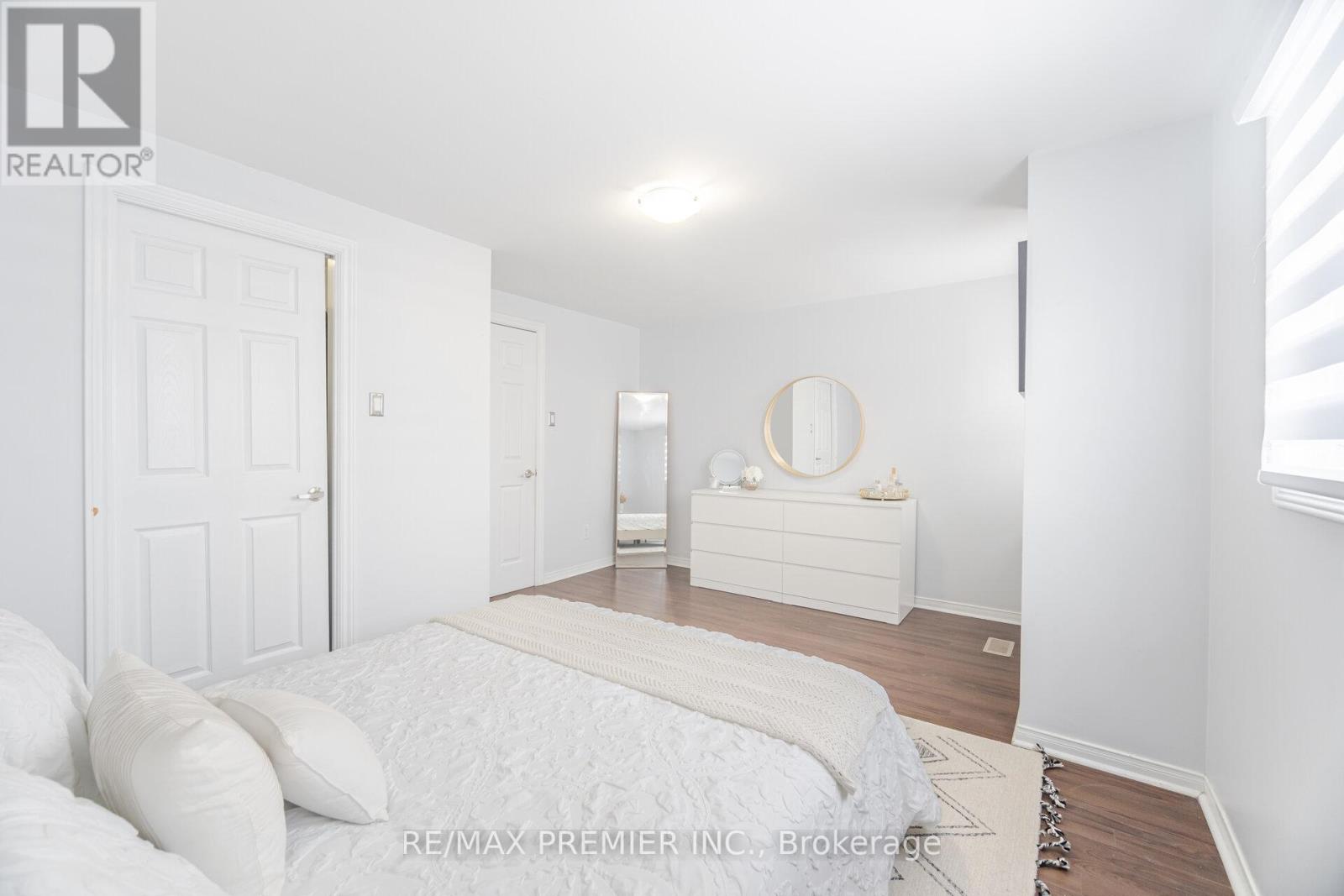 6 Holloway Court, Brampton, Ontario  L6S 1R3 - Photo 22 - W12614498