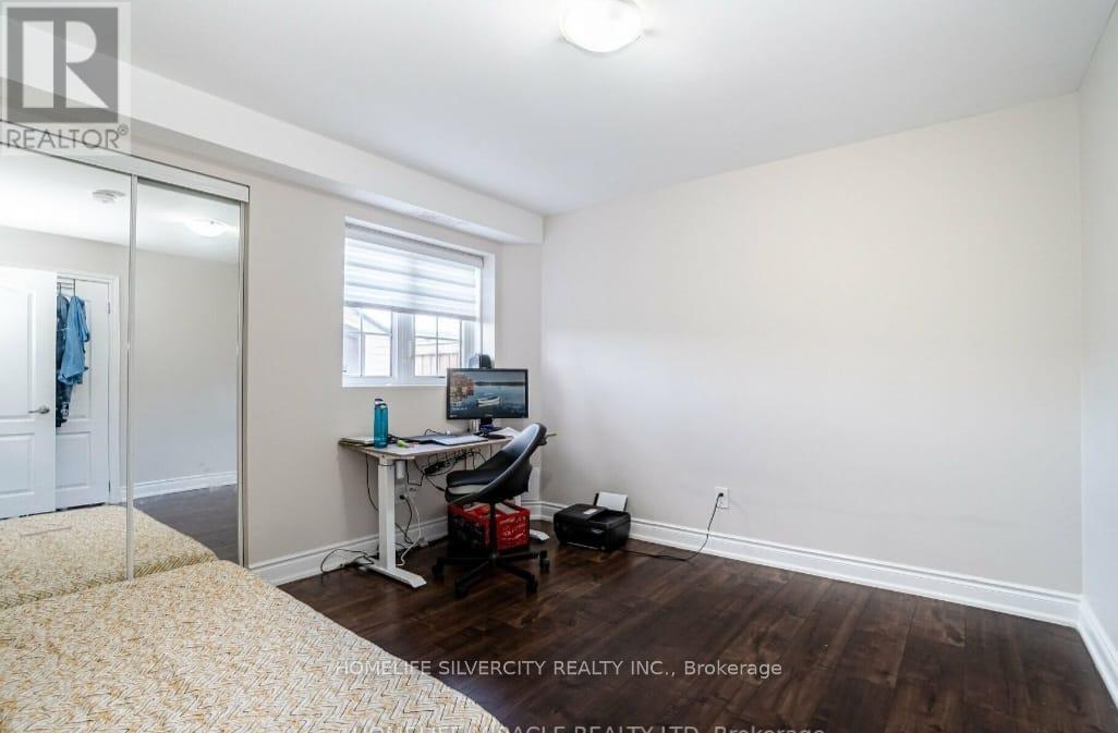 62 Tysonville Circle, Brampton, Ontario  L7A 4B1 - Photo 4 - W12614502