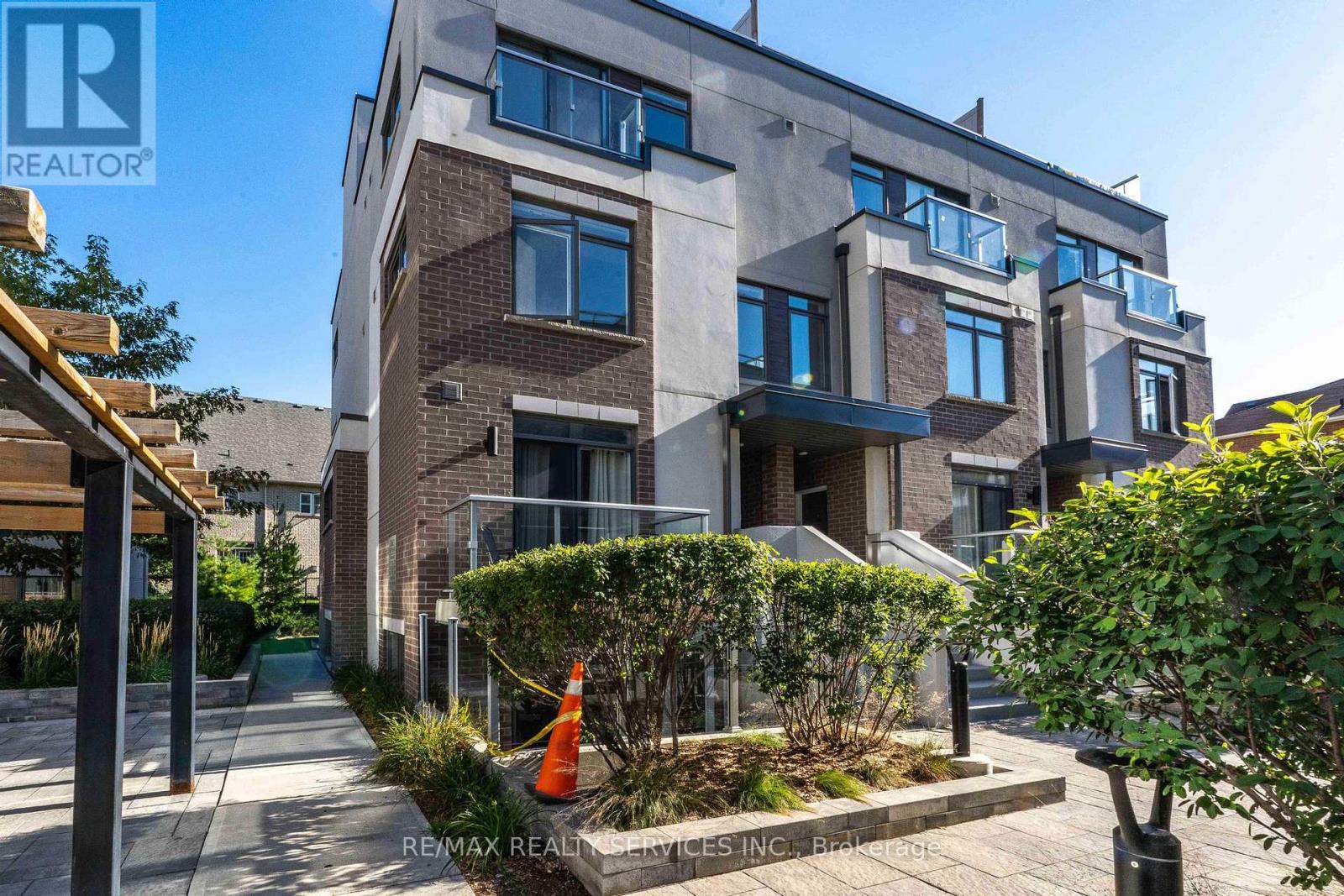 342 - 3062 Sixth Line, Oakville, Ontario  L6M 1P8 - Photo 3 - W12614512