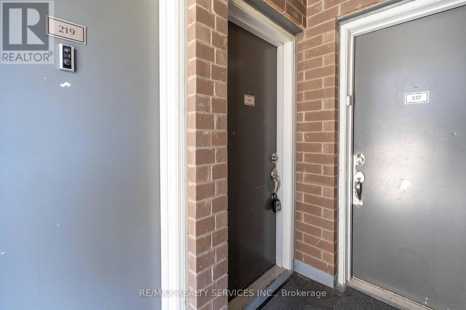 342 - 3062 Sixth Line, Oakville, Ontario  L6M 1P8 - Photo 4 - W12614512