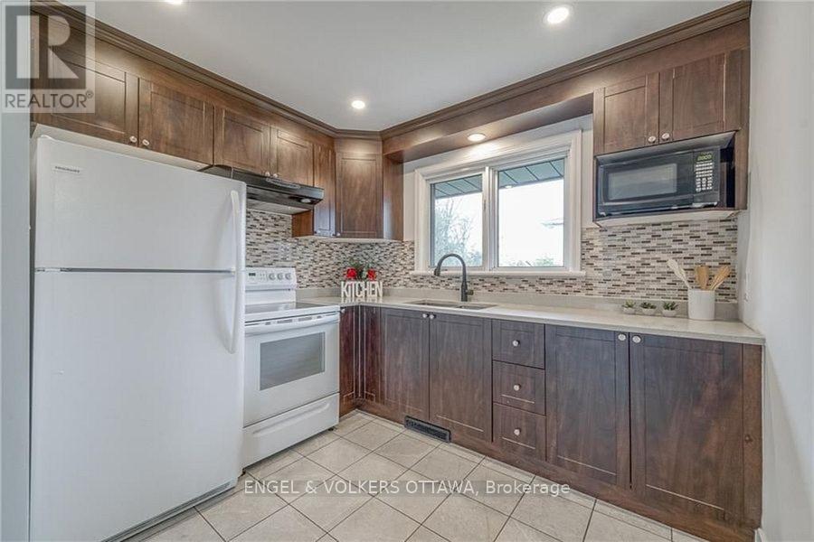 41 Fieldrow Street, Ottawa, Ontario  K2G 2Y6 - Photo 10 - X12614554