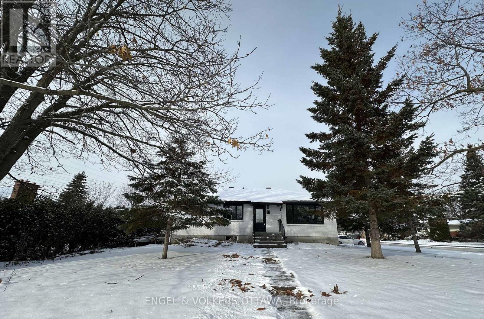 41 Fieldrow Street, Ottawa, Ontario  K2G 2Y6 - Photo 2 - X12614554