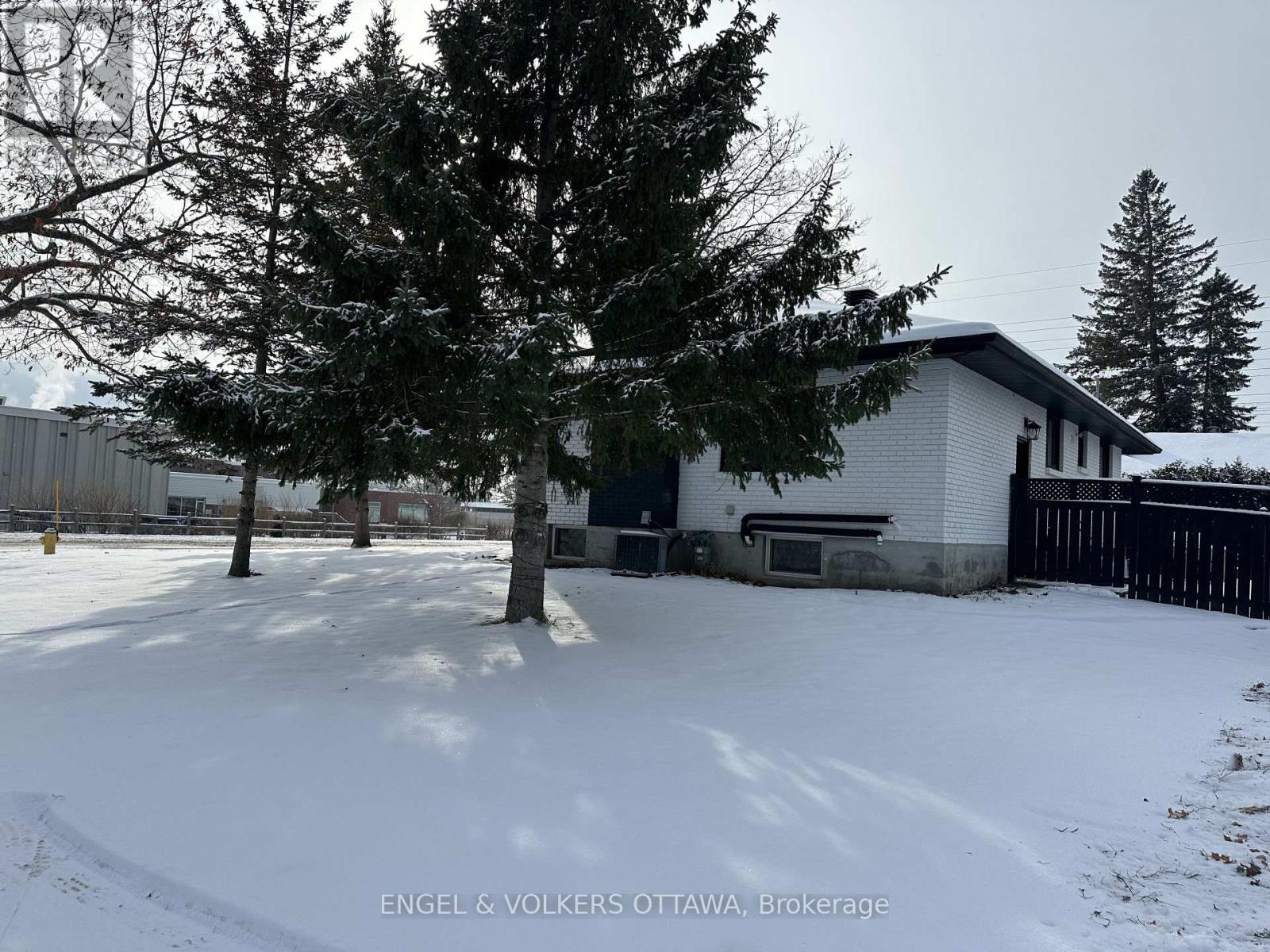 41 Fieldrow Street, Ottawa, Ontario  K2G 2Y6 - Photo 25 - X12614554