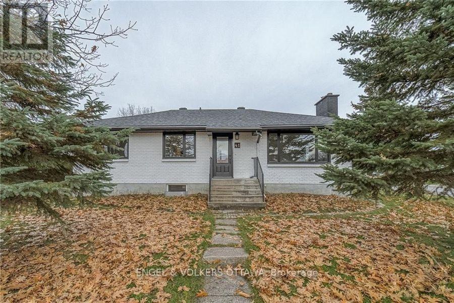 41 Fieldrow Street, Ottawa, Ontario  K2G 2Y6 - Photo 3 - X12614554