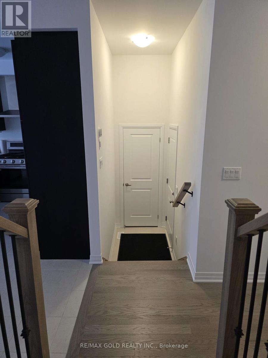 881 Douro Street, Stratford, Ontario N5A 0M3 - Photo 9 - X12614300