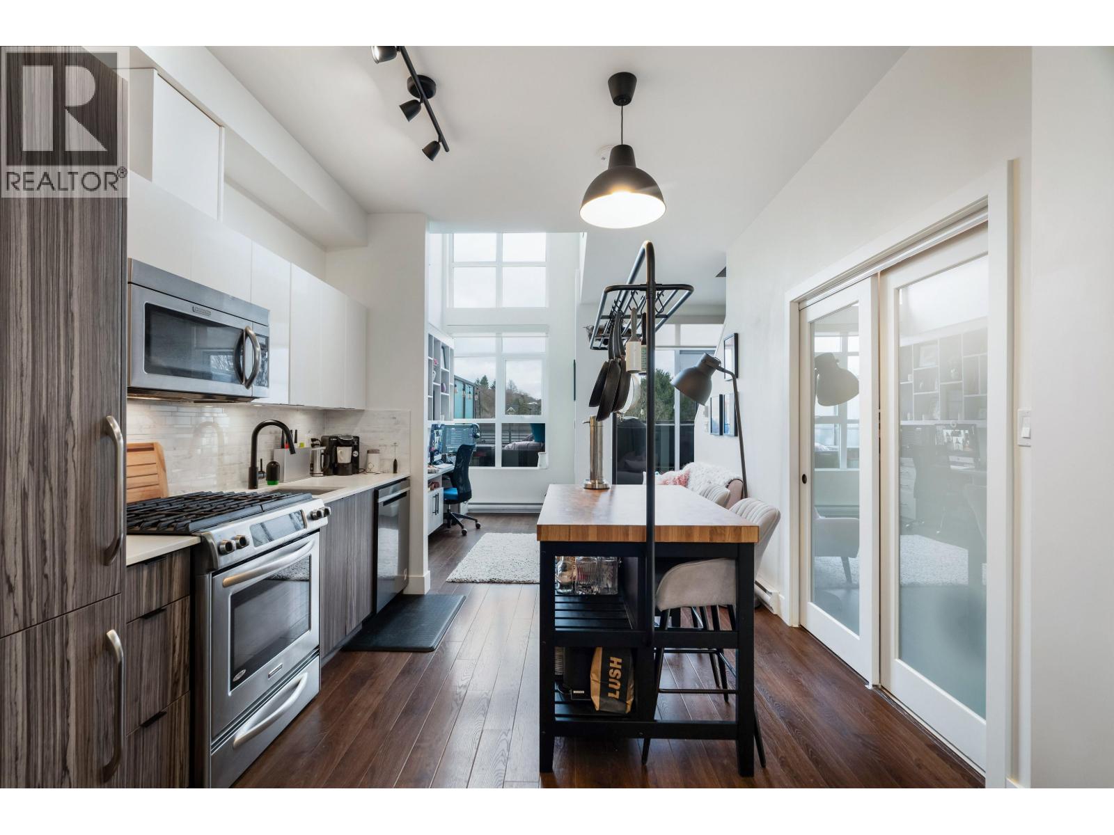 404 2250 Commercial Drive, Vancouver, British Columbia  V5N 5P9 - Photo 2 - R3073179