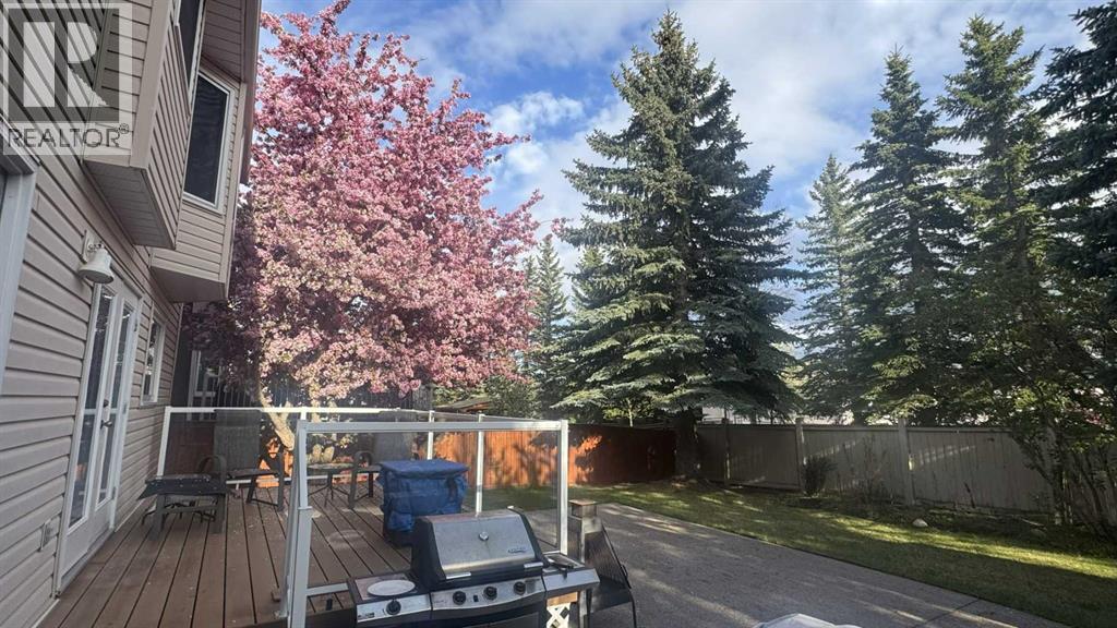 132 Straddock Crescent Sw, Calgary, Alberta  T3H 2S7 - Photo 7 - A2274116