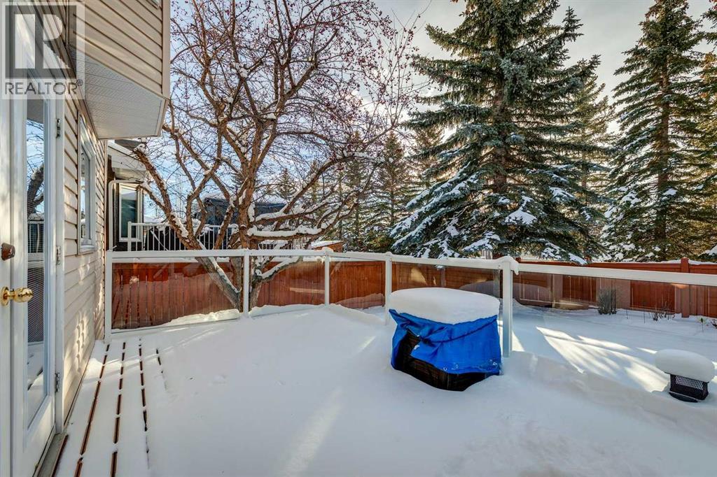 132 Straddock Crescent Sw, Calgary, Alberta  T3H 2S7 - Photo 6 - A2274116