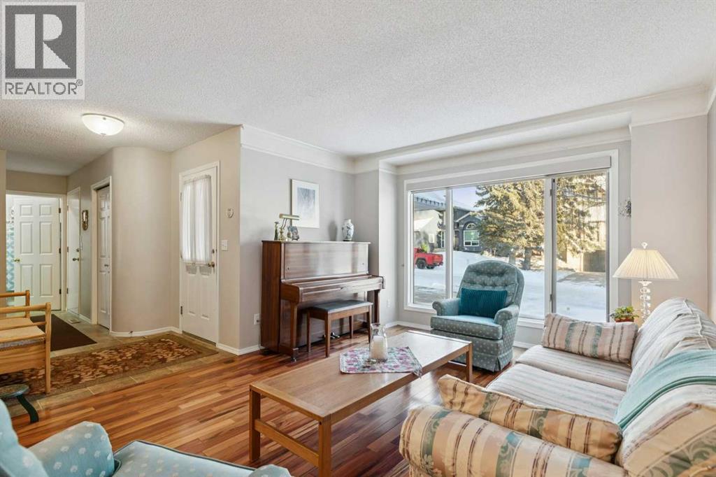 132 Straddock Crescent Sw, Calgary, Alberta  T3H 2S7 - Photo 12 - A2274116