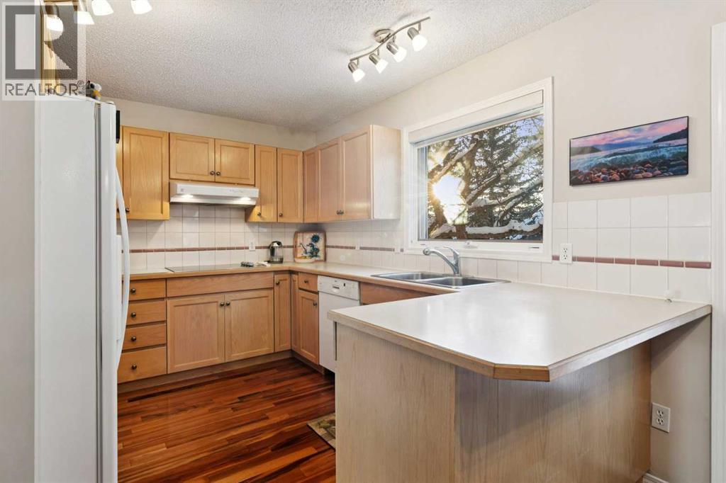 132 Straddock Crescent Sw, Calgary, Alberta  T3H 2S7 - Photo 17 - A2274116