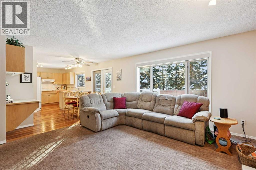 132 Straddock Crescent Sw, Calgary, Alberta  T3H 2S7 - Photo 26 - A2274116