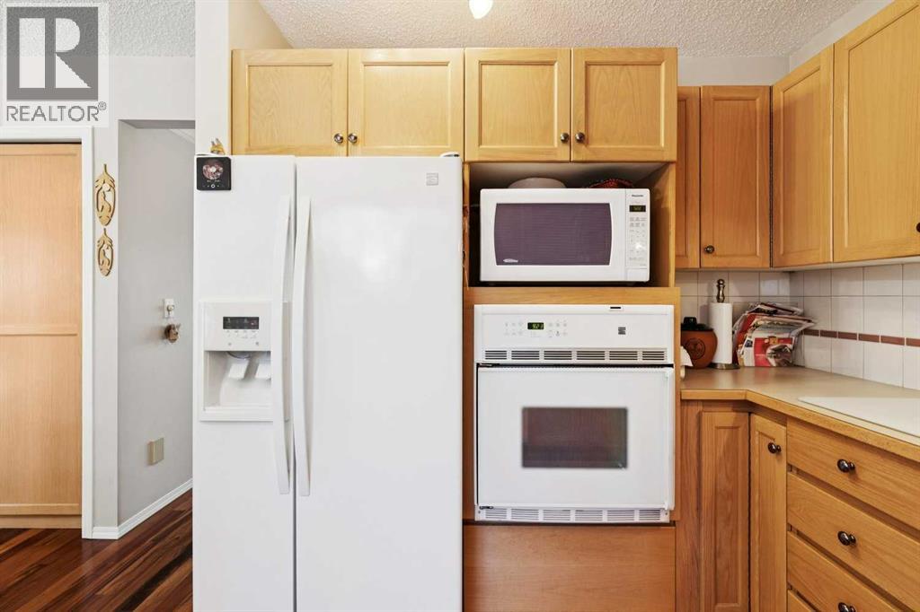 132 Straddock Crescent Sw, Calgary, Alberta  T3H 2S7 - Photo 19 - A2274116