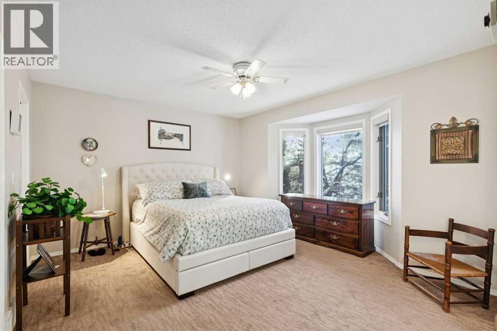 132 Straddock Crescent Sw, Calgary, Alberta  T3H 2S7 - Photo 31 - A2274116