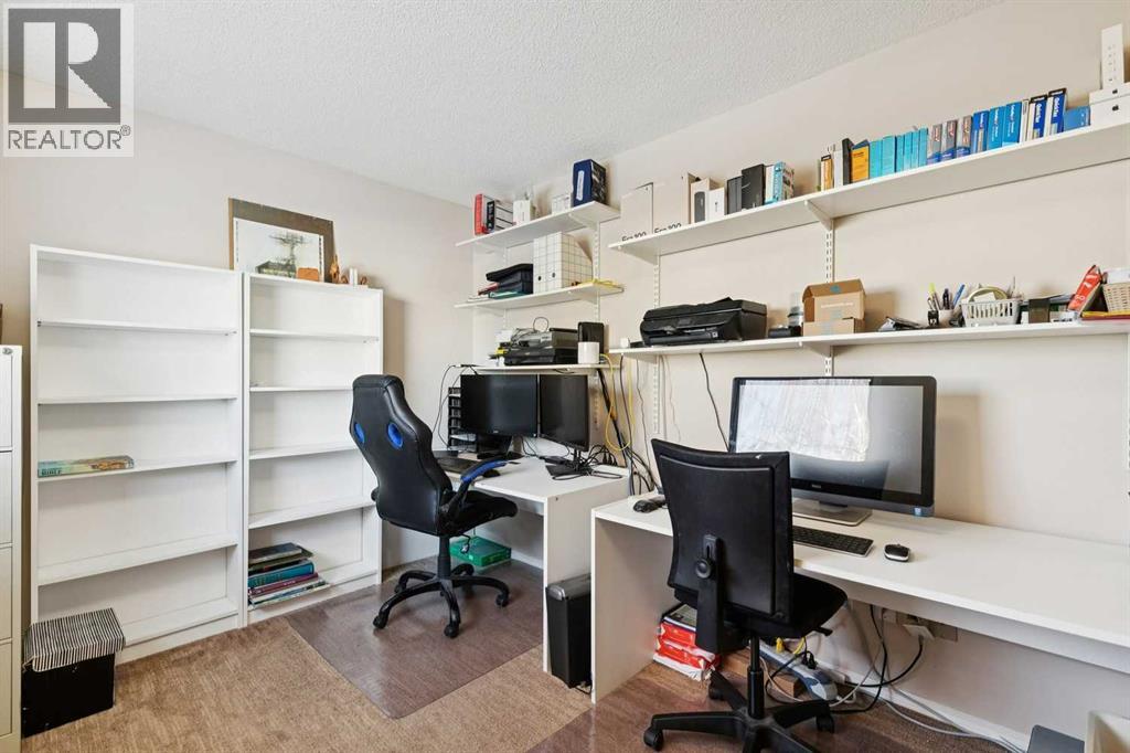 132 Straddock Crescent Sw, Calgary, Alberta  T3H 2S7 - Photo 38 - A2274116