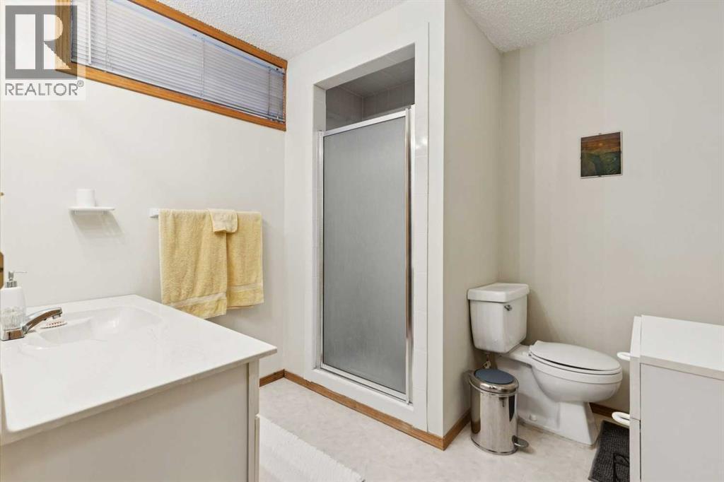 132 Straddock Crescent Sw, Calgary, Alberta  T3H 2S7 - Photo 39 - A2274116
