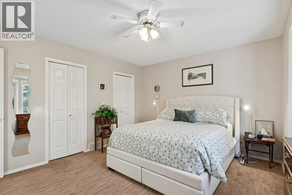 132 Straddock Crescent Sw, Calgary, Alberta  T3H 2S7 - Photo 32 - A2274116