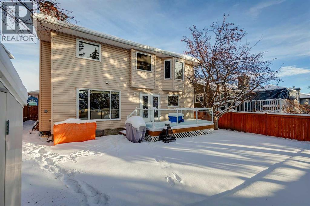 132 Straddock Crescent Sw, Calgary, Alberta  T3H 2S7 - Photo 3 - A2274116