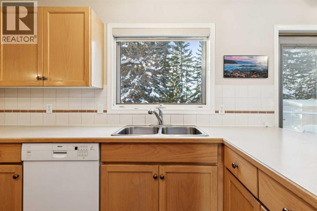 132 Straddock Crescent Sw, Calgary, Alberta  T3H 2S7 - Photo 20 - A2274116