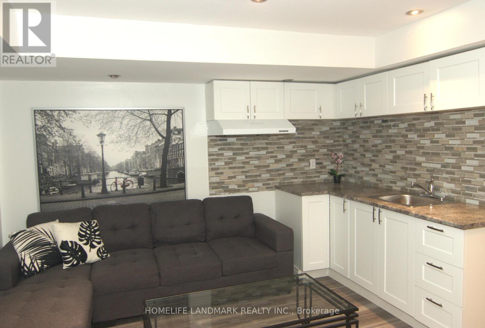 3861 Mulligan Cross, Mississauga, Ontario  L5M 7B2 - Photo 20 - W12611752