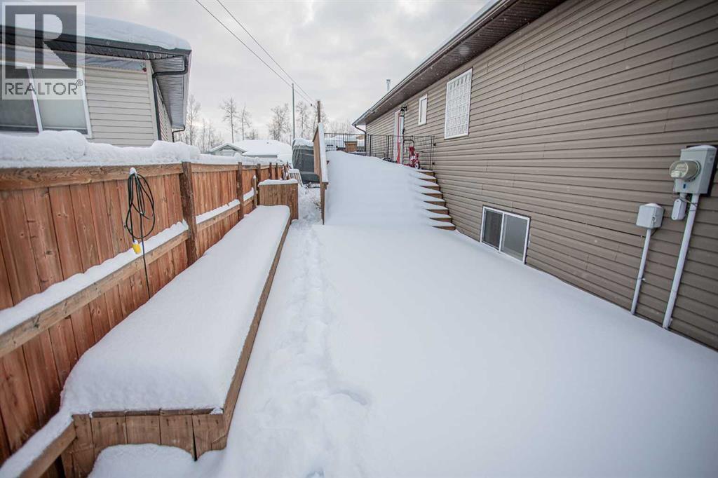 2 Black Spruce Drive, High Level, Alberta  T0H 1Z0 - Photo 46 - A2274355