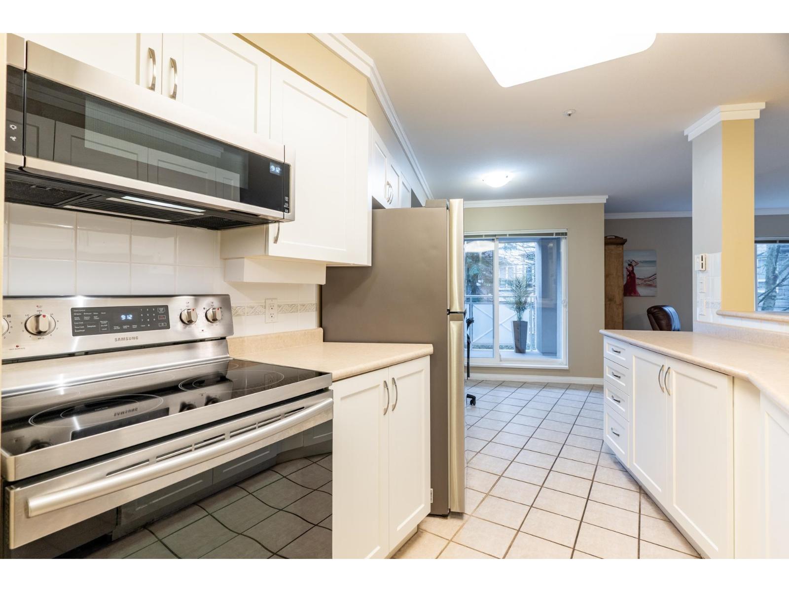 210 15150 29a Avenue, Surrey, British Columbia  V4P 3B1 - Photo 10 - R3069482