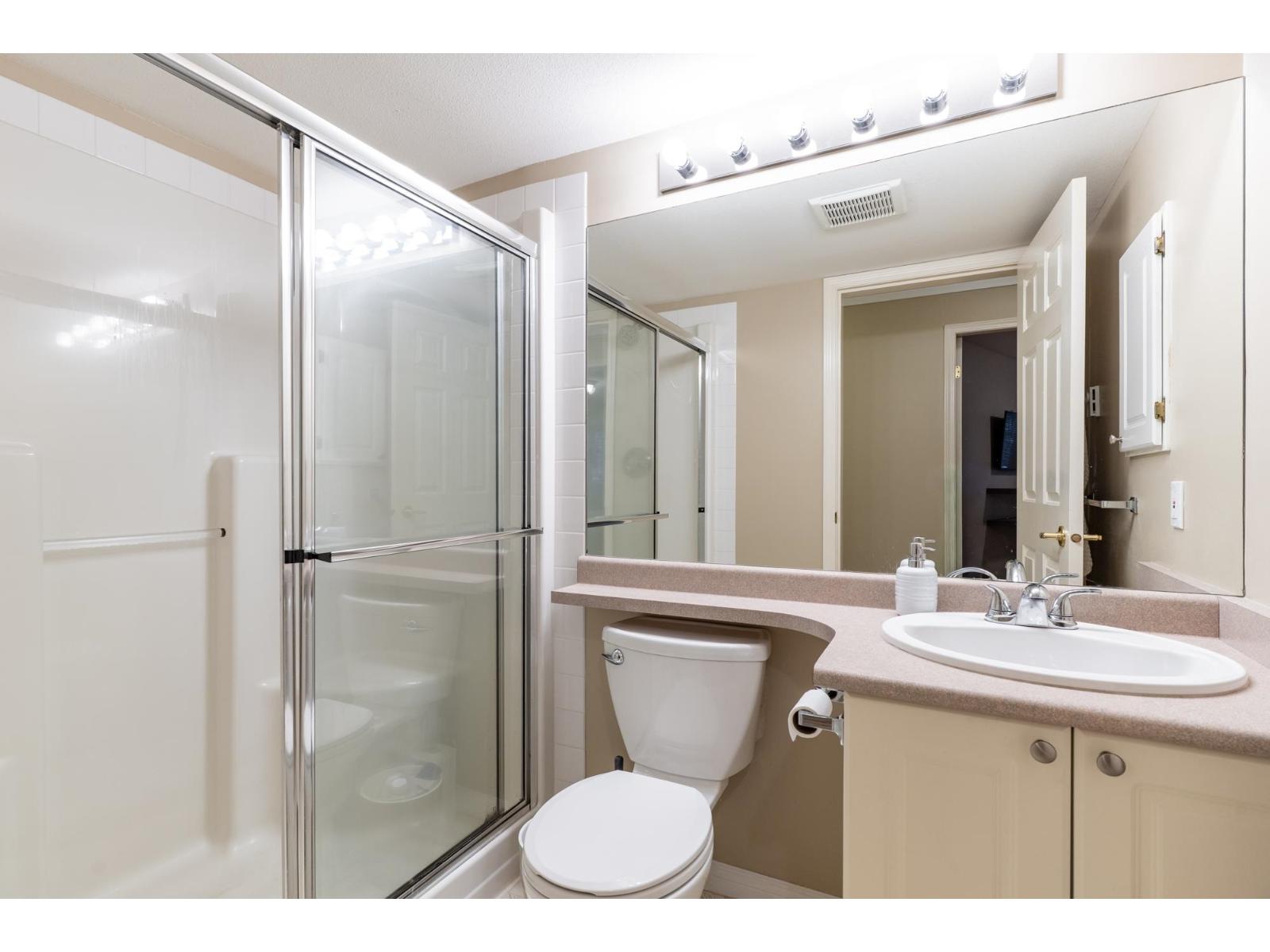 210 15150 29a Avenue, Surrey, British Columbia  V4P 3B1 - Photo 18 - R3069482