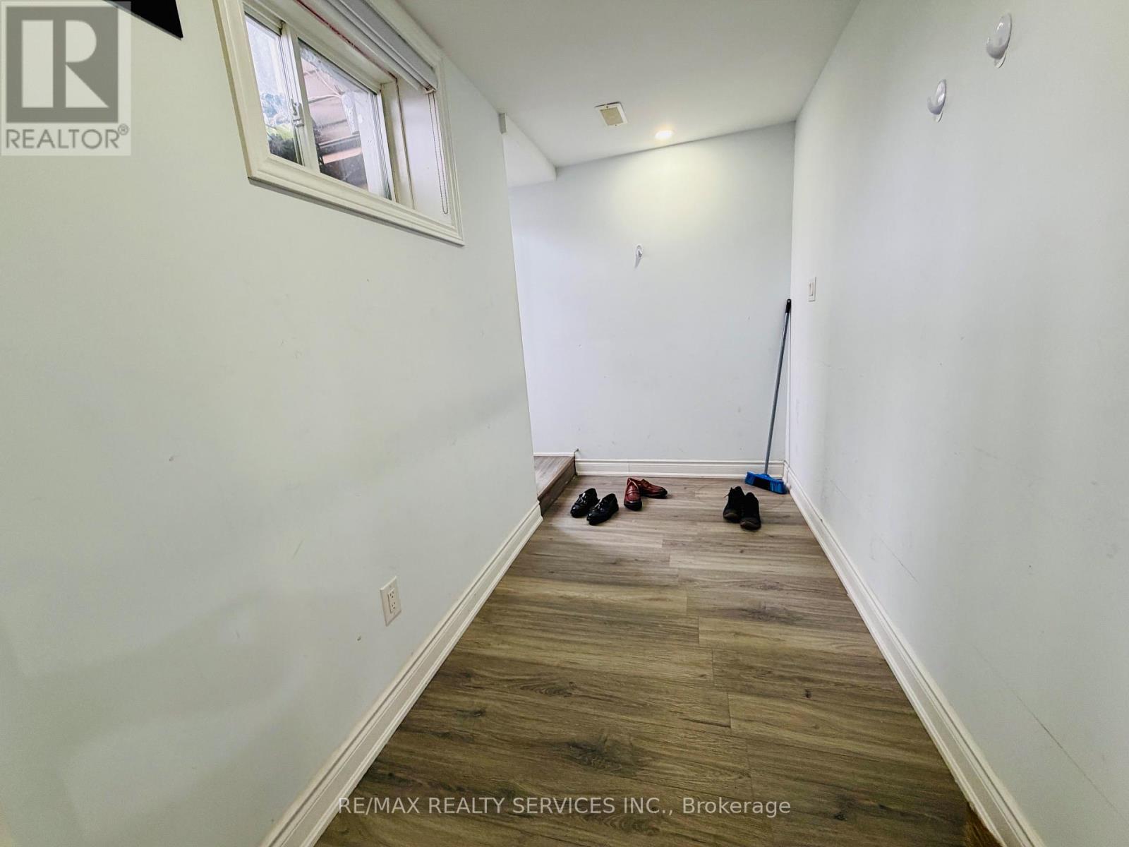 67 Larson Peak Road, Caledon, Ontario L7C 3P2 - Photo 10 - W12614534