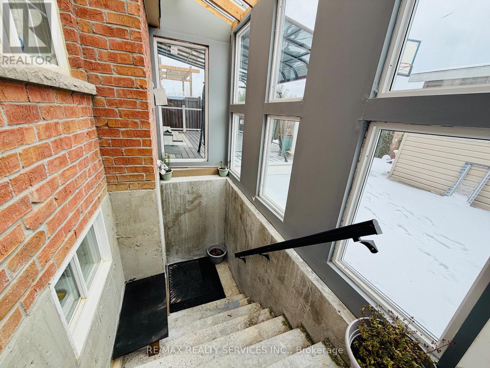 67 Larson Peak Road, Caledon, Ontario L7C 3P2 - Photo 6 - W12614534