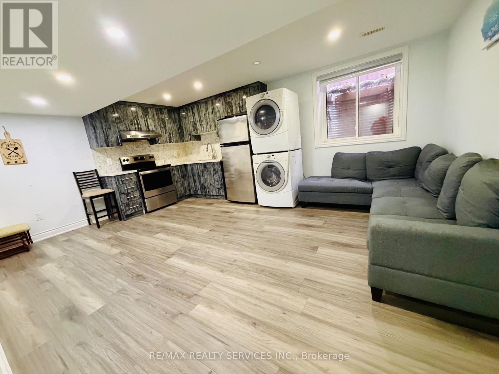 67 Larson Peak Road, Caledon, Ontario L7C 3P2 - Photo 5 - W12614534