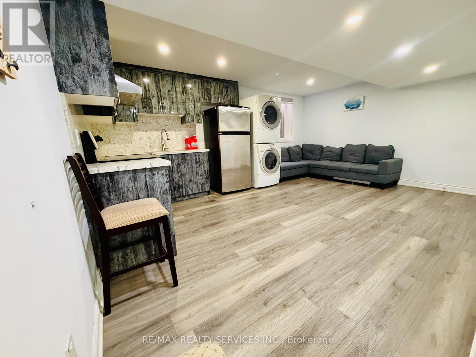 67 Larson Peak Road, Caledon, Ontario L7C 3P2 - Photo 9 - W12614534