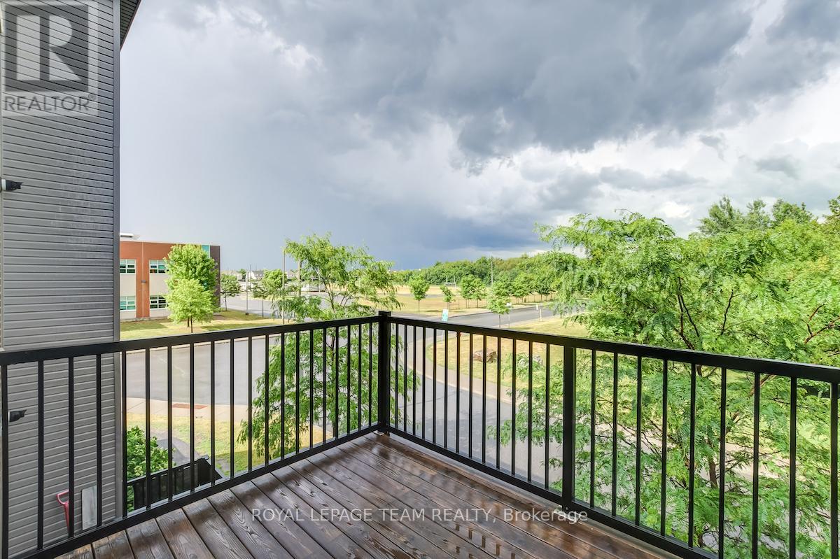 408 Silverstone Way, Ottawa, Ontario K2J 5X5 - Photo 6 - X12614572