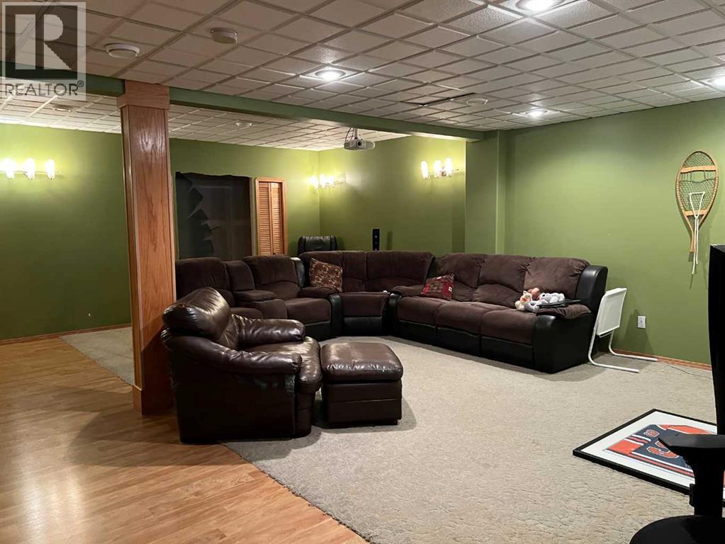 302 8 Avenue, Fox Creek, Alberta  T0H 1P0 - Photo 31 - A2238886