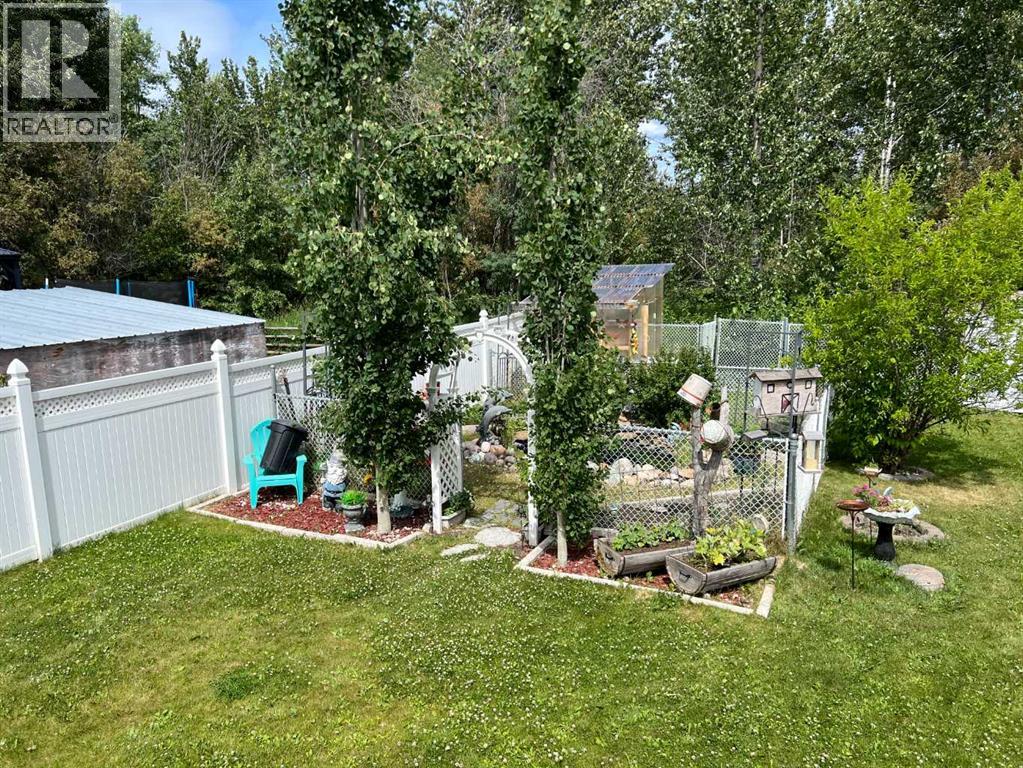 302 8 Avenue, Fox Creek, Alberta  T0H 1P0 - Photo 46 - A2238886