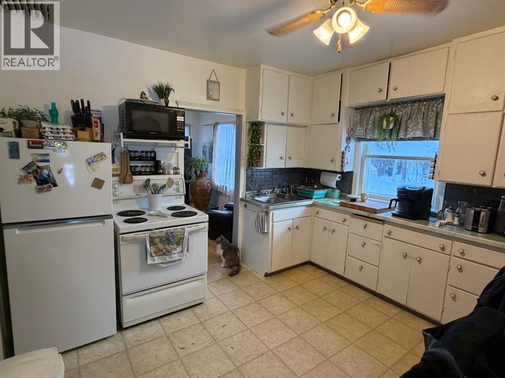 4910 44 Street, Camrose, Alberta  T4V 1C2 - Photo 8 - A2274680